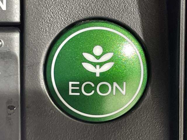 ホンダ オデッセイ ハイブリッド アブソルートセンシングEXパック 神奈川県 2016(平28)年 6.7万km ホワイトオーキッドパール ホンダセンシング/純正ナビ/・BT/フルセグTV/CD/DVD/HDMI/USB/全方位カメラ/両側電動スライドドア/ビルトインETC/前後ドライブレコーダー/ハーフレザーシート/パワーシート(D)/ECON/スマートキー/プッシュスタートボタン/革巻きステアリング/ステアリングスイッチ/Autoライト/LEDヘッドライト/フォグランプ/オットマン/電動格納ミラー/ウィンカーミラー/純正フロアマット/純正17インチアルミホイール/純正ドアバイザー