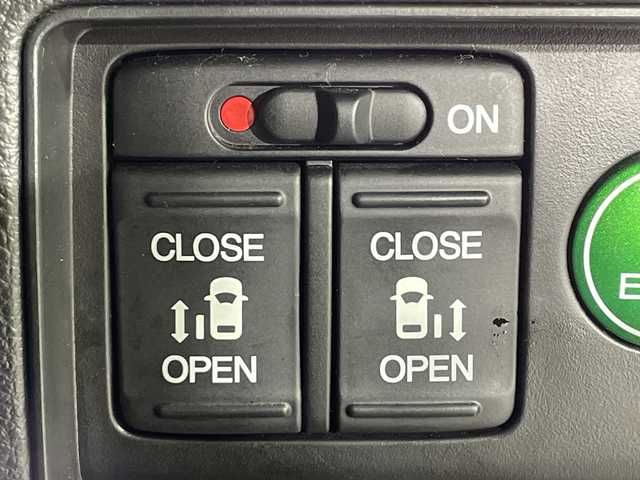 ホンダ オデッセイ ハイブリッド アブソルートセンシングEXパック 神奈川県 2016(平28)年 6.7万km ホワイトオーキッドパール ホンダセンシング/純正ナビ/・BT/フルセグTV/CD/DVD/HDMI/USB/全方位カメラ/両側電動スライドドア/ビルトインETC/前後ドライブレコーダー/ハーフレザーシート/パワーシート(D)/ECON/スマートキー/プッシュスタートボタン/革巻きステアリング/ステアリングスイッチ/Autoライト/LEDヘッドライト/フォグランプ/オットマン/電動格納ミラー/ウィンカーミラー/純正フロアマット/純正17インチアルミホイール/純正ドアバイザー