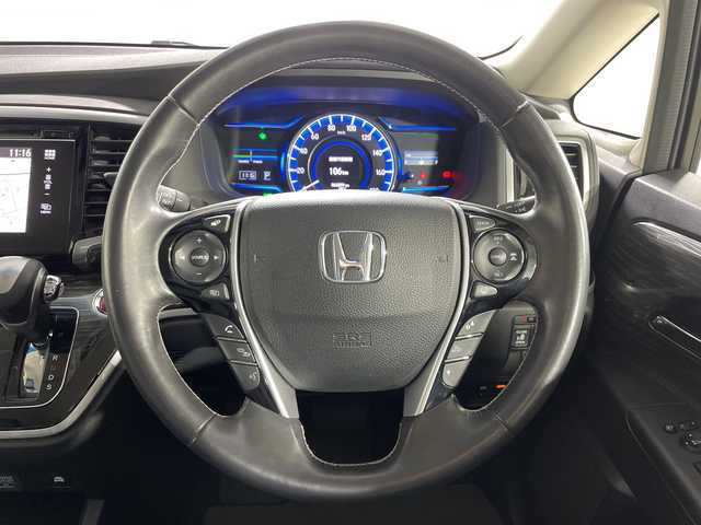 ホンダ オデッセイ ハイブリッド アブソルートセンシングEXパック 神奈川県 2016(平28)年 6.7万km ホワイトオーキッドパール ホンダセンシング/純正ナビ/・BT/フルセグTV/CD/DVD/HDMI/USB/全方位カメラ/両側電動スライドドア/ビルトインETC/前後ドライブレコーダー/ハーフレザーシート/パワーシート(D)/ECON/スマートキー/プッシュスタートボタン/革巻きステアリング/ステアリングスイッチ/Autoライト/LEDヘッドライト/フォグランプ/オットマン/電動格納ミラー/ウィンカーミラー/純正フロアマット/純正17インチアルミホイール/純正ドアバイザー