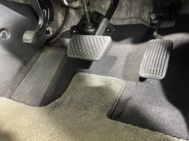 ホンダ オデッセイ ハイブリッド アブソルートセンシングEXパック 神奈川県 2016(平28)年 6.7万km ホワイトオーキッドパール ホンダセンシング/純正ナビ/・BT/フルセグTV/CD/DVD/HDMI/USB/全方位カメラ/両側電動スライドドア/ビルトインETC/前後ドライブレコーダー/ハーフレザーシート/パワーシート(D)/ECON/スマートキー/プッシュスタートボタン/革巻きステアリング/ステアリングスイッチ/Autoライト/LEDヘッドライト/フォグランプ/オットマン/電動格納ミラー/ウィンカーミラー/純正フロアマット/純正17インチアルミホイール/純正ドアバイザー