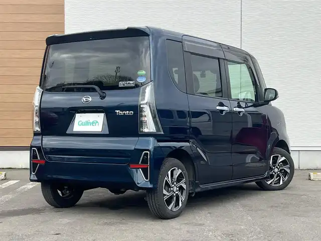 ダイハツ タント カスタム X 秋田県 2021(令3)年 5.4万km レーザーブルークリスタルシャイン ４WD/衝突軽減システム/LEDヘッドライト/両側パワースライドドア/純正ディスプレイオーディオ（DVD/CD/BT/AM/FM/USB）/バックカメラ/ダイハツ純正１４インチアルミ（夏タイヤ装着）/スマートキー/アイドリングストップ/プッシュスタート/コーナーセンサー/レーンキープアシスト/オートマチックハイビーム/ステアリングスイッチ/前席シートヒーター/ドライブレコーダー/純正フロアマット/純正ドアバイザー/オートライト/オートエアコン/パワーステアリング/パワーウィンドウ/横滑り防止/盗難防止装置/寒冷地仕様/電動格納ウィンカーミラー