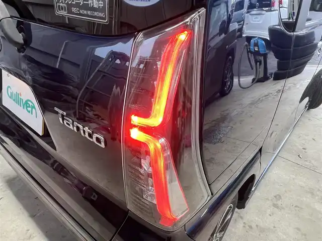 ダイハツ タント カスタム X 秋田県 2021(令3)年 5.4万km レーザーブルークリスタルシャイン ４WD/衝突軽減システム/LEDヘッドライト/両側パワースライドドア/純正ディスプレイオーディオ（DVD/CD/BT/AM/FM/USB）/バックカメラ/ダイハツ純正１４インチアルミ（夏タイヤ装着）/スマートキー/アイドリングストップ/プッシュスタート/コーナーセンサー/レーンキープアシスト/オートマチックハイビーム/ステアリングスイッチ/前席シートヒーター/ドライブレコーダー/純正フロアマット/純正ドアバイザー/オートライト/オートエアコン/パワーステアリング/パワーウィンドウ/横滑り防止/盗難防止装置/寒冷地仕様/電動格納ウィンカーミラー