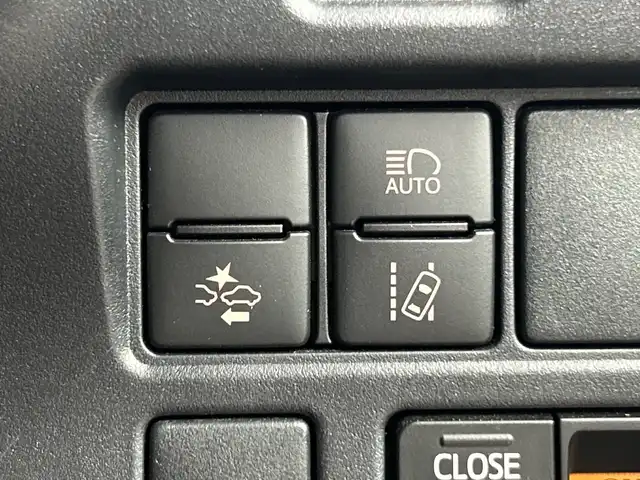 トヨタ ノア Si ダブルバイビーⅡ 愛知県 2020(令2)年 4.9万km ブラック 純正8型ナビ/（CD/DVD/Bluetooth/フルセグテレビ）/純正フリップダウンモニター/バックカメラ/ビルドインETC/両側パワースライドドア/クルーズコントロール/トヨタセーフティーセンス/・レーンキープアシスト/・衝突軽減ブレーキ/・オートマチックハイビーム/ウォークスルー/純正16インチアルミホイール/純正フロアマット/純正ドアバイザー/ウィンカーミラー/禁煙車
