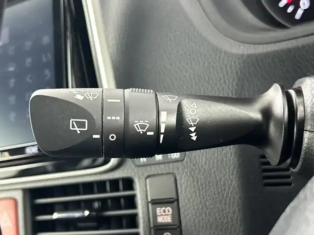 トヨタ ノア Si ダブルバイビーⅡ 愛知県 2020(令2)年 4.9万km ブラック 純正8型ナビ/（CD/DVD/Bluetooth/フルセグテレビ）/純正フリップダウンモニター/バックカメラ/ビルドインETC/両側パワースライドドア/クルーズコントロール/トヨタセーフティーセンス/・レーンキープアシスト/・衝突軽減ブレーキ/・オートマチックハイビーム/ウォークスルー/純正16インチアルミホイール/純正フロアマット/純正ドアバイザー/ウィンカーミラー/禁煙車