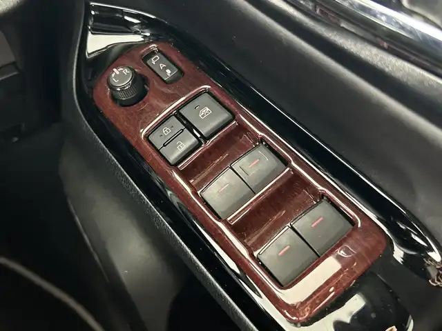 トヨタ ノア Si ダブルバイビーⅡ 愛知県 2020(令2)年 4.9万km ブラック 純正8型ナビ/（CD/DVD/Bluetooth/フルセグテレビ）/純正フリップダウンモニター/バックカメラ/ビルドインETC/両側パワースライドドア/クルーズコントロール/トヨタセーフティーセンス/・レーンキープアシスト/・衝突軽減ブレーキ/・オートマチックハイビーム/ウォークスルー/純正16インチアルミホイール/純正フロアマット/純正ドアバイザー/ウィンカーミラー/禁煙車