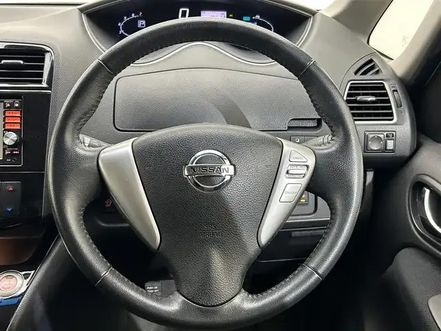 日産 セレナ ハイウェイスター Sハイブリッド 愛媛県 2014(平26)年 6.9万km ブリリアントホワイトパール AIS検査済/純正ナビ/・フルセグ/CD/DVD/BT/USB/AUX/ドラレコ/バックカメラ/ETC/クルーズコントロール/社外フロアマット/純正アルミホイール/サンシェード/ドアバイザー/スマートキー/・プッシュスタート