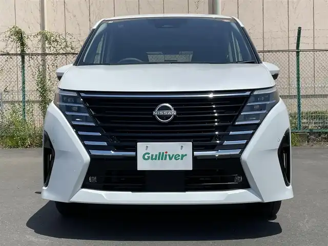 日産 セレナ e－パワー ハイウェイスター V 東京都 2025(令7)年 0.1万km未満 プリズムホワイト 登録済未使用車/純正ナビ/アラウンドビュー/天吊モニター/デジタルルームミラー/エマージェンシーブレーキ/車線逸脱警報/プロパイロット/ハンズフリーオートスライドドア/ＥＴＣ/ワイヤレス充電器