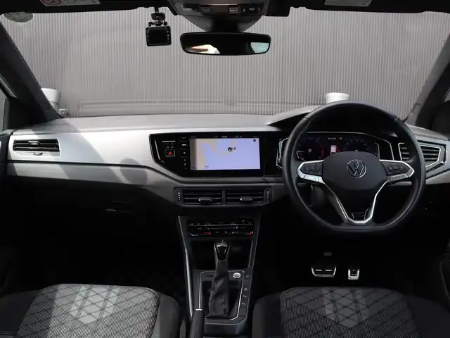 フォルクスワーゲン ＶＷ ポロ TSI Rライン 長野県 2022(令4)年 1.1万km 白 純正ＤｉｓｃｏｖｅｒＰｒｏナビ/バックカメラ　/ＣａｒＰｌａｙ　/ＡＣＣ　/衝突軽減ブレーキ　/Ｌａｎｅ／ＰａｒｋAssist/パークディスタンスC /ワイヤレスチャージ /LEDライト /パドルシフト /スマートキー