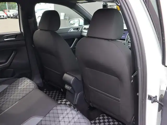 フォルクスワーゲン ＶＷ ポロ TSI Rライン 長野県 2022(令4)年 1.1万km 白 純正ＤｉｓｃｏｖｅｒＰｒｏナビ/バックカメラ　/ＣａｒＰｌａｙ　/ＡＣＣ　/衝突軽減ブレーキ　/Ｌａｎｅ／ＰａｒｋAssist/パークディスタンスC /ワイヤレスチャージ /LEDライト /パドルシフト /スマートキー