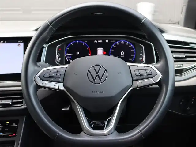 フォルクスワーゲン ＶＷ ポロ TSI Rライン 長野県 2022(令4)年 1.1万km 白 純正ＤｉｓｃｏｖｅｒＰｒｏナビ/バックカメラ　/ＣａｒＰｌａｙ　/ＡＣＣ　/衝突軽減ブレーキ　/Ｌａｎｅ／ＰａｒｋAssist/パークディスタンスC /ワイヤレスチャージ /LEDライト /パドルシフト /スマートキー