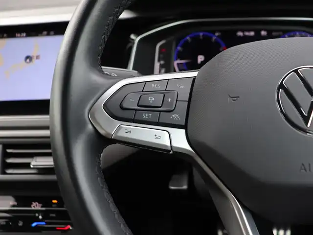 フォルクスワーゲン ＶＷ ポロ TSI Rライン 長野県 2022(令4)年 1.1万km 白 純正ＤｉｓｃｏｖｅｒＰｒｏナビ/バックカメラ　/ＣａｒＰｌａｙ　/ＡＣＣ　/衝突軽減ブレーキ　/Ｌａｎｅ／ＰａｒｋAssist/パークディスタンスC /ワイヤレスチャージ /LEDライト /パドルシフト /スマートキー