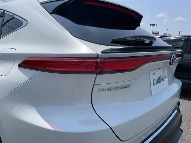 トヨタ ハリアー ハイブリッド Z レザーパッケージ 茨城県 2022(令4)年 4.1万km ホワイトパールクリスタルシャイン 純正ナビ/【AM・FM・USB・BT・AUX・TV】/パワーシート/シートメモリ/シートヒーター/エアシート/ステアリングヒーター/電動リアゲート/BSM/HUD/GRエアロパーツ/レーダークルコン/ETC2.0/全方位カメラ/前方ドラレコ/デジタルインナーミラー/電動パーキングブレーキ/ブレーキホールド/前後コーナーセンサー/横滑り防止装置/レーンキープアシスト/衝突被害軽減システム