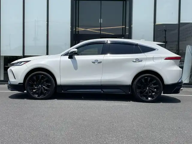 トヨタ ハリアー ハイブリッド Z レザーパッケージ 茨城県 2022(令4)年 4.1万km ホワイトパールクリスタルシャイン 純正ナビ/【AM・FM・USB・BT・AUX・TV】/パワーシート/シートメモリ/シートヒーター/エアシート/ステアリングヒーター/電動リアゲート/BSM/HUD/GRエアロパーツ/レーダークルコン/ETC2.0/全方位カメラ/前方ドラレコ/デジタルインナーミラー/電動パーキングブレーキ/ブレーキホールド/前後コーナーセンサー/横滑り防止装置/レーンキープアシスト/衝突被害軽減システム