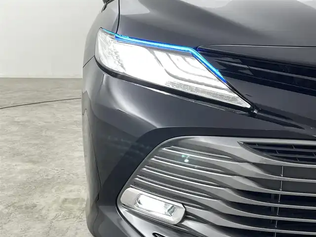 トヨタ カムリ G レザーパッケージ 福島県 2018(平30)年 7万km アティチュードブラックマイカ 純正SDナビゲーション/型式：B9108/【AM/FM/CD/DVD/SD/USB/AUX/Bluetooth/フルセグTV】/・バックカメラ/・純正ETC/衝突軽減ブレーキ/レーンキープアシスト/アダプティブクルーズコントロール/車線逸脱警報装置/電子パーキングブレーキ/・オートブレーキホールド/LEDヘッドライト/・オートライト/・フロントフォグライト/レザーシート/・運転席＋助手席パワーシート/・運転席＋助手席シートヒーター/ステアリングスイッチ/マニュアルモード付AT/社外20インチアルミホイール/電動格納ウィンカーミラー/・オートミラー/ABS/横滑り防止装置/盗難防止装置/プッシュスタート/・スマートキー