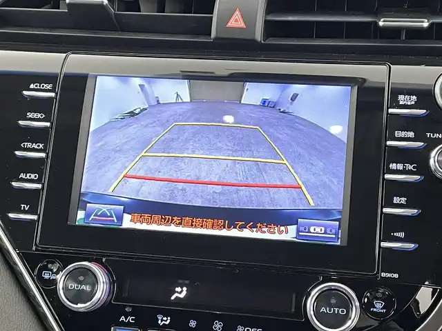 トヨタ カムリ G レザーパッケージ 福島県 2018(平30)年 7万km アティチュードブラックマイカ 純正SDナビゲーション/型式：B9108/【AM/FM/CD/DVD/SD/USB/AUX/Bluetooth/フルセグTV】/・バックカメラ/・純正ETC/衝突軽減ブレーキ/レーンキープアシスト/アダプティブクルーズコントロール/車線逸脱警報装置/電子パーキングブレーキ/・オートブレーキホールド/LEDヘッドライト/・オートライト/・フロントフォグライト/レザーシート/・運転席＋助手席パワーシート/・運転席＋助手席シートヒーター/ステアリングスイッチ/マニュアルモード付AT/社外20インチアルミホイール/電動格納ウィンカーミラー/・オートミラー/ABS/横滑り防止装置/盗難防止装置/プッシュスタート/・スマートキー