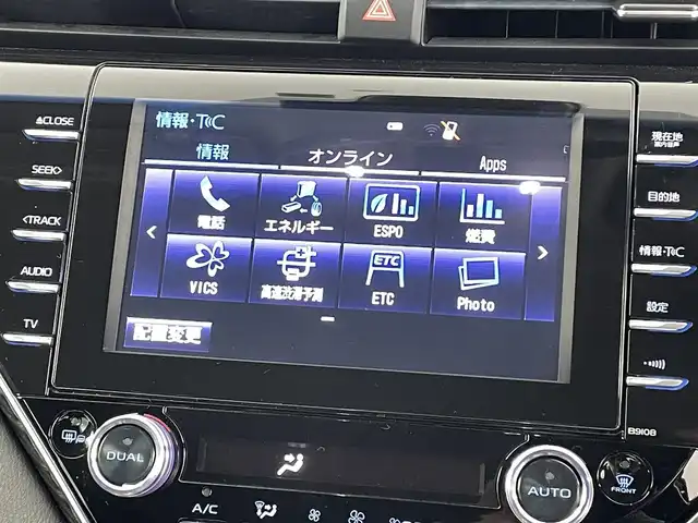 トヨタ カムリ G レザーパッケージ 福島県 2018(平30)年 7万km アティチュードブラックマイカ 純正SDナビゲーション/型式：B9108/【AM/FM/CD/DVD/SD/USB/AUX/Bluetooth/フルセグTV】/・バックカメラ/・純正ETC/衝突軽減ブレーキ/レーンキープアシスト/アダプティブクルーズコントロール/車線逸脱警報装置/電子パーキングブレーキ/・オートブレーキホールド/LEDヘッドライト/・オートライト/・フロントフォグライト/レザーシート/・運転席＋助手席パワーシート/・運転席＋助手席シートヒーター/ステアリングスイッチ/マニュアルモード付AT/社外20インチアルミホイール/電動格納ウィンカーミラー/・オートミラー/ABS/横滑り防止装置/盗難防止装置/プッシュスタート/・スマートキー