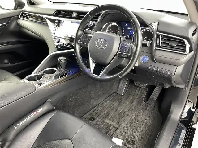 トヨタ カムリ G レザーパッケージ 福島県 2018(平30)年 7万km アティチュードブラックマイカ 純正SDナビゲーション/型式：B9108/【AM/FM/CD/DVD/SD/USB/AUX/Bluetooth/フルセグTV】/・バックカメラ/・純正ETC/衝突軽減ブレーキ/レーンキープアシスト/アダプティブクルーズコントロール/車線逸脱警報装置/電子パーキングブレーキ/・オートブレーキホールド/LEDヘッドライト/・オートライト/・フロントフォグライト/レザーシート/・運転席＋助手席パワーシート/・運転席＋助手席シートヒーター/ステアリングスイッチ/マニュアルモード付AT/社外20インチアルミホイール/電動格納ウィンカーミラー/・オートミラー/ABS/横滑り防止装置/盗難防止装置/プッシュスタート/・スマートキー