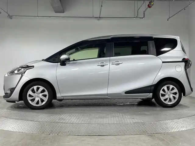トヨタ シエンタ G クエロ 神奈川県 2018(平30)年 3.8万km シルバーM トヨタセーフティセンス/・プリクラッシュセーフティ/・レーントレーシングアシスト/・オートマチックハイビーム/純正ナビ/・BT/フルセグTV/CD/DVD/SD/AM/FM/バックカメラ/ETC/ドライブレコーダー/両側電動スライドドア/アイドリングストップ機能/ハーフレザーシート/・シートヒーター(D/N)/・シートリフター/スマートキー/・スペアキー/・プッシュスタートボタン/革巻きステアリング/・ステアリングスイッチ/・Autoライト/LEDヘッドライト/・フォグランプ/電動格納ミラー/・ウィンカーミラー/純正フロアマット/純正ドアバイザー