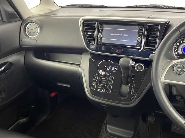 日産 デイズ ルークス ハイウェイスター Gターボ 新潟県 2018(平30)年 3万km プレミアムオリーブメタリック 純正ナビ（型式：MM517D-W）/・AM/FM/CD/DVD/ブルーレイ/Bluetooth/フルセグ/USB/バックモニター/アラウンドビューモニター/衝突被害軽減ブレーキ/レーンキープアシスト/クルーズコントロール/ターボ/ETC/前後ドライブレコーダー/レザーシート/純正フロアマット/両側パワースライドドア/純正LEDヘッドライト/オートライト/オートマチックハイビーム/フロントフォグランプ/レザーステアリング/純正15インチAW夏タイヤ/ABS/横滑り防止装置/前後コーナーセンサー/盗難防止装置/保証書/取扱説明書