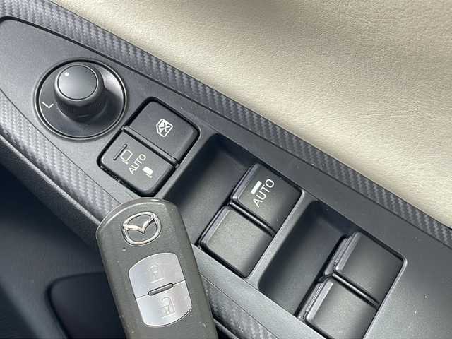 マツダ デミオ XD ツーリング Lパッケージ 青森県 2015(平27)年 8.6万km スノーフレイクホワイトパールマイカ 4WD/純正SDナビ・フルセグTV/CD・DVD・Bluetooth・SD/バックカメラ/ハーフレザーシート/ヘッドアップディスプレイ/セーフティパッケージ/衝突軽減ブレーキ/レーンキープアシスト/ハイビームコントロール/ブラインドスポットモニタリング/クルーズコントロール/パドルシフト/ETC/LEDヘッドライト/フォグランプ/純正16インチアルミ/スマートキー/プッシュスタート