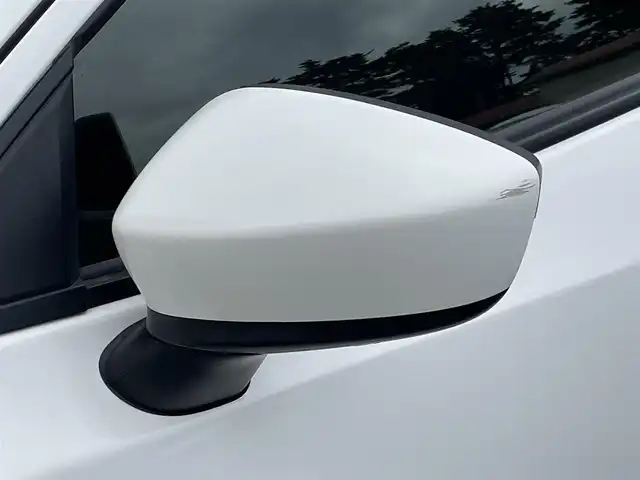 マツダ デミオ 13C 岩手県 2016(平28)年 4.4万km アークティックホワイト 禁煙車/4WD/純正エンジンスターター/純正オーディオ/→CD/AUX/FM/AM/横滑り防止装置/〇プッシュスタート/〇ラバーマット/〇スマートキー/電動格納ミラー/スポーツモード/スペアキー/夏タイヤ社外アルミホイール車載/USBポート/シガーソケット