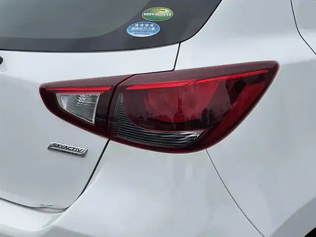 マツダ デミオ 13C 岩手県 2016(平28)年 4.4万km アークティックホワイト 禁煙車/4WD/純正エンジンスターター/純正オーディオ/→CD/AUX/FM/AM/横滑り防止装置/〇プッシュスタート/〇ラバーマット/〇スマートキー/電動格納ミラー/スポーツモード/スペアキー/夏タイヤ社外アルミホイール車載/USBポート/シガーソケット