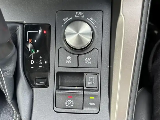 レクサス ＮＸ 300h Iパッケージ 宮城県 2018(平30)年 6.8万km グラファイトブラックガラスフレーク 登録時走行距離67570km/純正オーディオディスプレイ【TV・BT・ミラキャスト】/サンルーフ/ミラキャスト/パドルシフト/ステアリングヒーター/ETC/レザーシート/パワーシート【D席＋N席】