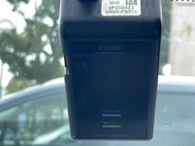 トヨタ カローラ アクシオ 1．5X 千葉県 2017(平29)年 0.7万km ブラックマイカ １オーナー　ナビＮＳＣＤ－Ｗ６６　バックカメラ　セーフティセンス　ＢＴ　ワンセグＴＶ　ＰＣＳ　ＬＤＡ　ＡＨＢ　アイドリングストップ　横滑り防止　ＩＳＯＦＩＸ　マット　バイザー 前後コーナーセンサー