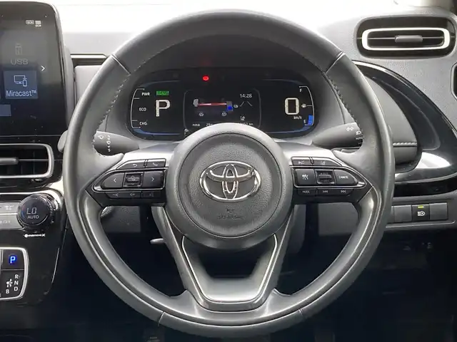 トヨタ アクア G 千葉県 2023(令5)年 1.9万km ブラックマイカ 純正メーカーOP10.5インチナビ/(フルセグTV BT FM AM)/バックカメラ/衝突被害軽減システム/車線逸脱警報/クルーズコントロール/横滑り防止装置/アイドリングストップ/LEDヘッドライト/オートライト/ウィンカーミラー/電動格納ミラー/シートリフター/プッシュスタート/スマートキー/フロアマット/ドアバイザー/スペアキー/取扱説明書/保証書