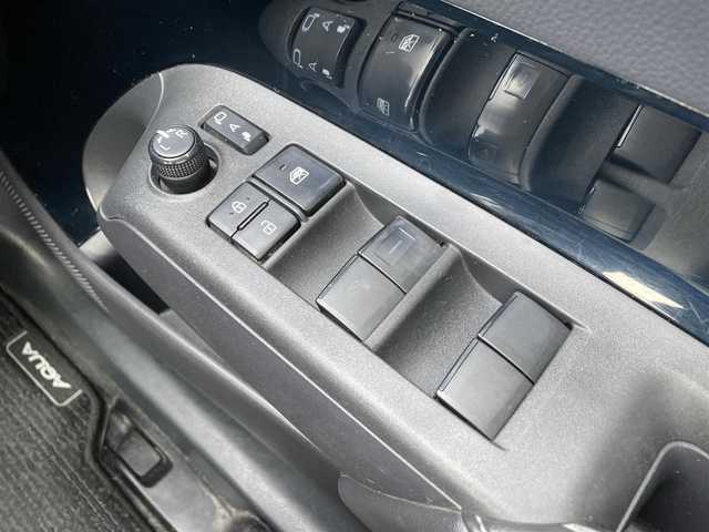 トヨタ アクア G 千葉県 2023(令5)年 1.9万km ブラックマイカ 純正メーカーOP10.5インチナビ/(フルセグTV BT FM AM)/バックカメラ/衝突被害軽減システム/車線逸脱警報/クルーズコントロール/横滑り防止装置/アイドリングストップ/LEDヘッドライト/オートライト/ウィンカーミラー/電動格納ミラー/シートリフター/プッシュスタート/スマートキー/フロアマット/ドアバイザー/スペアキー/取扱説明書/保証書
