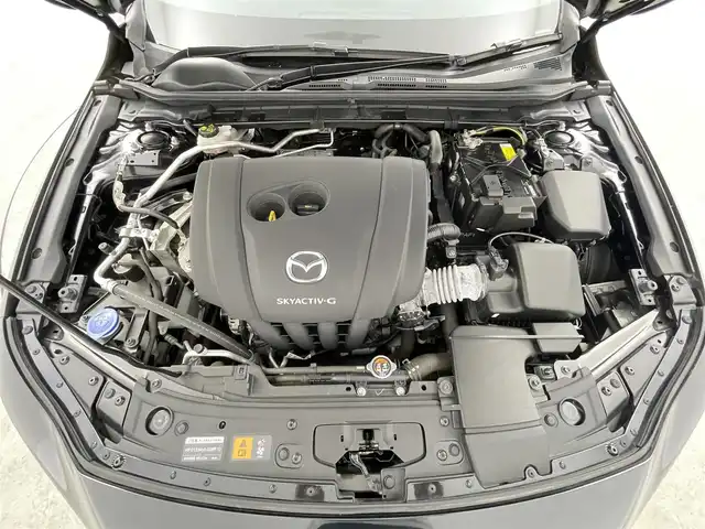 マツダ マツダ３ファストバック 20S バーガンディセレクション 千葉県 2019(令1)年 2.6万km ジェットブラックマイカ BOSEスピーカー/スマートブレーキアシスト/AT誤発進抑制制御システム（前後方）/マツダレーダークルーズコントロール/車線逸脱警報システム/レーンキープアシスト/ドライバーアテンションアラート/ブラインドスポットモニタリング/ハイビームコントロールシステム/クルージング＆トラフィックサポート/360°ビューモニター/マツダ純正ナビ/・CD/DVD/Bluetooth/フルセグTV/AppleCarPlay/LEDオートヘッドライト/ヘッドアップディスプレイ/レザーシート/シートヒーター/メモリ式パワーシート/ステアリングヒーター/パドルシフト/ビルトインETC/純正18インチアルミホイール/純正フロアマット/ステアリングスイッチ/オートエアコン/プッシュスタート/スマートキー/取扱説明書/禁煙車