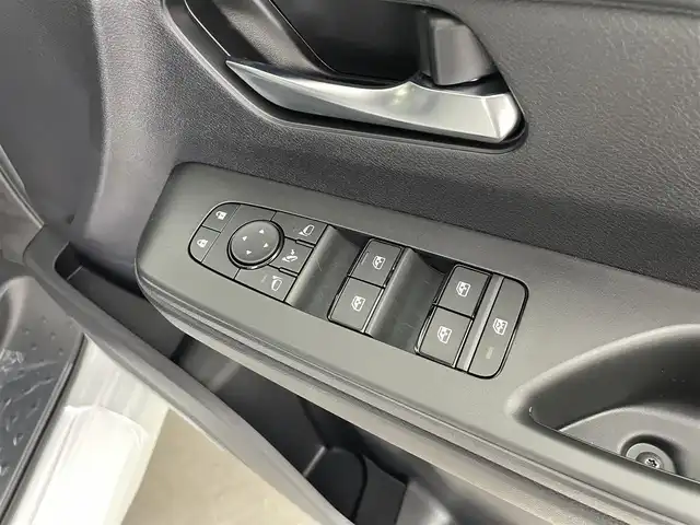 日産 セレナ e－パワー ハイウェイスター V 大分県 2025(令7)年 0.1千km パールⅡ 登録済未使用車/プロパイロット（ナビリンク機能付）/+プロパイロット緊急停止支援システム（SOSコール機能付）/+SOSコール/アラウンドビューモニター（移動物 検知機能付）/12.3型NissanConnectナビゲーション/・フルセグTV、BT対応、USB、AM/FM/・AppleCarPlay、AndroidAuto、HDMI/・AmazonAlexa/ステアリングスイッチ/後席モニター/両側電動スライドドア/ドライブレコーダー（前後セット）/インテリジェントルームミラー/ETC2.0/ワイヤレス充電器/電動パーキングブレーキ/オートホールド機能/オートライト/アダプティブLEDヘッドライト/LEDフォグ/純正16インチアルミホイール/保証書、取説、スペアキー有り