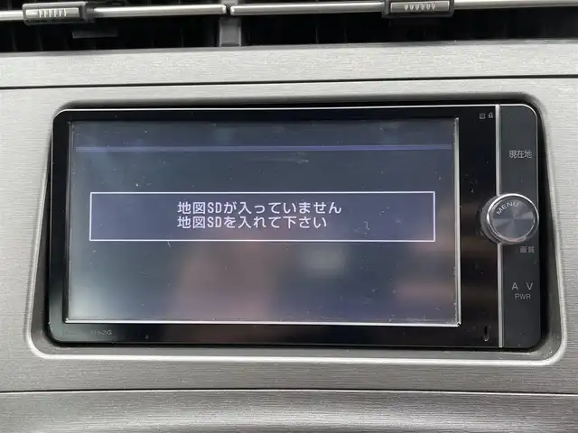 トヨタ プリウス S 福岡県 2013(平25)年 8.2万km ホワイトパールクリスタルシャイン (株)IDOMが運営する【じしゃロン八幡西店】の自社ローン専用車両になります。こちらは現金またはオートローンご利用時の価格です。自社ローンご希望の方は別途その旨お申付けください。/・純正ナビ（NSZT-W62G）/・Bluetoothあり/・バックカメラ/・ETC/・プッシュスタート