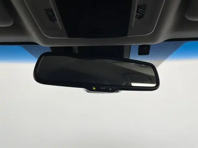 トヨタ カムリ WS 大分県 2018(平30)年 8万km プラチナホワイトパールマイカ 純正ナビ　B9108/（CD/BD/BT/SD/フルセグ）/バックカメラ/ＥＴＣ/Ｔｏｙｏｔａ　Ｓａｆｅｔｙ　Ｓｅｎｓｅ/・プリクラッシュセーフティ/・レーダークルーズコントロール/・レーントレーシングアシスト/・オートマチックハイビーム/・ロードサインアシスト/先行車発信告知機能/パーキングサポートブレーキ/ブラインドスポットモニター/ヘッドアップディスプレイ/パドルシフト/パワーシート/コーナーセンサー/ステアリングリモコン/フォグランプ