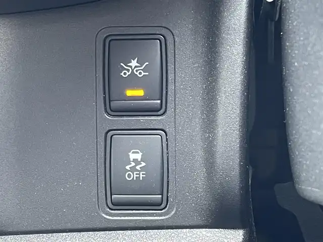 日産 セレナ ハイウェイスター プロパイロットED 愛知県 2016(平28)年 4.6万km ダイヤモンドブラック 純正9インチナビ〈MM516D-L〉/・Bluetoothオーディオ/・CD/DVD/Blu-ray/バックカメラ/純正フリップダウンモニター/ビルトインETC/プロパイロット/・レーダークルーズコントロール/・エマージェンシーブレーキ/・ステアリングアシスト/ミラー型ドラレコ/両側パワースラしイドドア/ビルトインETC/LEDヘッドライト/純正16インチAW/スタッドレス アルミSET有