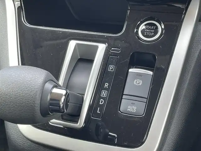 日産 セレナ ハイウェイスター プロパイロットED 愛知県 2016(平28)年 4.6万km ダイヤモンドブラック 純正9インチナビ〈MM516D-L〉/・Bluetoothオーディオ/・CD/DVD/Blu-ray/バックカメラ/純正フリップダウンモニター/ビルトインETC/プロパイロット/・レーダークルーズコントロール/・エマージェンシーブレーキ/・ステアリングアシスト/ミラー型ドラレコ/両側パワースラしイドドア/ビルトインETC/LEDヘッドライト/純正16インチAW/スタッドレス アルミSET有