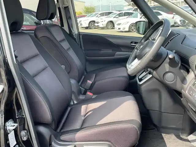 日産 セレナ ハイウェイスター プロパイロットED 愛知県 2016(平28)年 4.6万km ダイヤモンドブラック 純正9インチナビ〈MM516D-L〉/・Bluetoothオーディオ/・CD/DVD/Blu-ray/バックカメラ/純正フリップダウンモニター/ビルトインETC/プロパイロット/・レーダークルーズコントロール/・エマージェンシーブレーキ/・ステアリングアシスト/ミラー型ドラレコ/両側パワースラしイドドア/ビルトインETC/LEDヘッドライト/純正16インチAW/スタッドレス アルミSET有