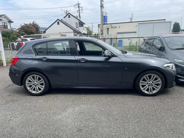 ＢＭＷ １１８ｄ 神奈川県 2016(平28)年 5万km ミネラルグレー ETC/電動格納ミラー/ステアリングリモコン/走行モード切替可能/オートライト/純正タイヤ空気圧センサー/プッシュスタート/純正LEDライト