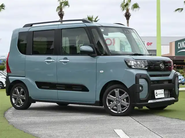 ダイハツ タント ファンクロスターボ 千葉県 2024(令6)年 0.4万km レイクブルーメタリック スマートアシストIII/エコアイドル/両側パワースライドドア/純正メモリーナビ/地デジTV/【DVD/CD再生機能　Bluetooth接続】/革巻きステアリング/ステアリングスイッチ/前席シートヒーター/ETC/LEDヘッドライト/フォグライト/ウインカーミラー/コーナーセンサー/純正15インチアルミホイル/サイド/カーテンエアバッグ/キーフリーシステム