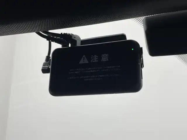 ＢＭＷ ＢＭＷ ３２０ｄ xDrive Mスポーツ 埼玉県 2021(令3)年 8.7万km アルピンホワイトⅢ インテリジェント・セーフティ/　・衝突回避・被害軽減ブレーキ/　・レーン・デパーチャー・ウォーニング/　・レーン・チェンジアリング・アシスト/　・ステアリング・サポート/純正iDriveナビ/　BT/USB/spotify/バックカメラ/４WD/前席パワーシート/D席メモリ付パワーシート/前席シートヒーター/前席オットマン/パーキングアシスト/ACC（アダプティブ・クルーズ・コントロール）/ASC（オートマチックスタビリティコントロール）/レザーシート/アイドリングストップ/純正前後ドライブレコーダー/純正ETC/エンジンスタートボタン/スマートキー/純正LEDヘッドランプ/純正フロアマット/盗難防止装置