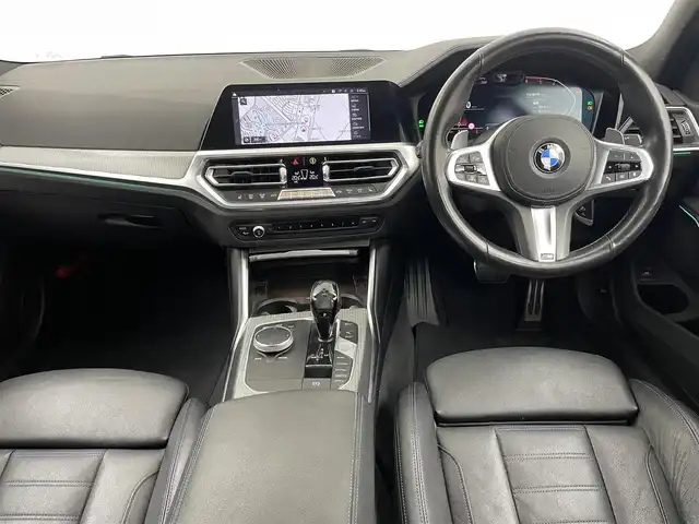 ＢＭＷ ＢＭＷ ３２０ｄ xDrive Mスポーツ 埼玉県 2021(令3)年 8.7万km アルピンホワイトⅢ インテリジェント・セーフティ/　・衝突回避・被害軽減ブレーキ/　・レーン・デパーチャー・ウォーニング/　・レーン・チェンジアリング・アシスト/　・ステアリング・サポート/純正iDriveナビ/　BT/USB/spotify/バックカメラ/４WD/前席パワーシート/D席メモリ付パワーシート/前席シートヒーター/前席オットマン/パーキングアシスト/ACC（アダプティブ・クルーズ・コントロール）/ASC（オートマチックスタビリティコントロール）/レザーシート/アイドリングストップ/純正前後ドライブレコーダー/純正ETC/エンジンスタートボタン/スマートキー/純正LEDヘッドランプ/純正フロアマット/盗難防止装置