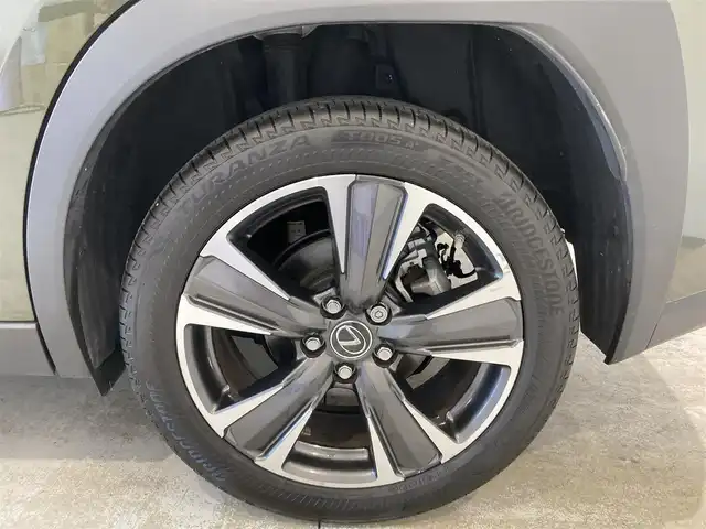 レクサス ＵＸ 250h ブラウンエディション 熊本県 2020(令2)年 1.8万km アンバークリスタルシャイン 純正ナビ/フルセグTV/Blu-ray/Bluetooth/SD/AUX/SD/バックカメラ/純正18インチアルミホイール/スマートキー/プッシュスタート/ETC2.0/前席パワーシート/シートヒーター/ハンドルヒーター/前後ドライブレコーダー/レーントレーシングアシスト/プリクラッシュセーフティ/ブラインドスポットモニター/パーキングサポートアラート/ロードサインアシスト/先行車発進告知/オートマチックハイビーム/合皮シート/パワーバックドア/LEDヘッドライト/フォグライト/【特別仕様車 “Brown Edition”】