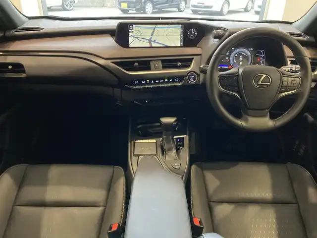 レクサス ＵＸ 250h ブラウンエディション 熊本県 2020(令2)年 1.8万km アンバークリスタルシャイン 純正ナビ/フルセグTV/Blu-ray/Bluetooth/SD/AUX/SD/バックカメラ/純正18インチアルミホイール/スマートキー/プッシュスタート/ETC2.0/前席パワーシート/シートヒーター/ハンドルヒーター/前後ドライブレコーダー/レーントレーシングアシスト/プリクラッシュセーフティ/ブラインドスポットモニター/パーキングサポートアラート/ロードサインアシスト/先行車発進告知/オートマチックハイビーム/合皮シート/パワーバックドア/LEDヘッドライト/フォグライト/【特別仕様車 “Brown Edition”】