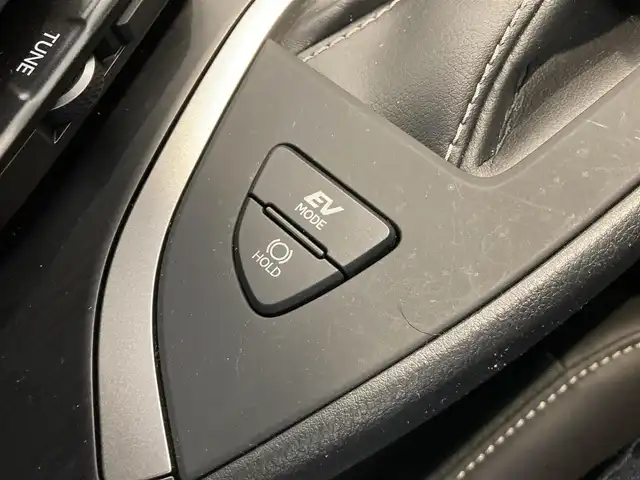 レクサス ＵＸ 250h ブラウンエディション 熊本県 2020(令2)年 1.8万km アンバークリスタルシャイン 純正ナビ/フルセグTV/Blu-ray/Bluetooth/SD/AUX/SD/バックカメラ/純正18インチアルミホイール/スマートキー/プッシュスタート/ETC2.0/前席パワーシート/シートヒーター/ハンドルヒーター/前後ドライブレコーダー/レーントレーシングアシスト/プリクラッシュセーフティ/ブラインドスポットモニター/パーキングサポートアラート/ロードサインアシスト/先行車発進告知/オートマチックハイビーム/合皮シート/パワーバックドア/LEDヘッドライト/フォグライト/【特別仕様車 “Brown Edition”】