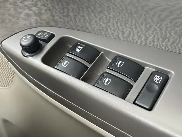 ダイハツ タント X SA Ⅲ 滋賀県 2017(平29)年 7.4万km ファイアークォーツレッドM 社外メモリナビ/(CD DVD フルセグTV Bluetooth)/バックカメラ/衝突軽減ブレーキ/片側パワースライドドア/シートヒーター/ベンチシート/アイドリングストップ/オートヘッドライト/オートマチックハイビーム/ドライブレコーダー/ETC/スマートキー/プッシュスタート/ステアリングリモコン/電動格納ミラー/ドアバイザー/純正フロアマット