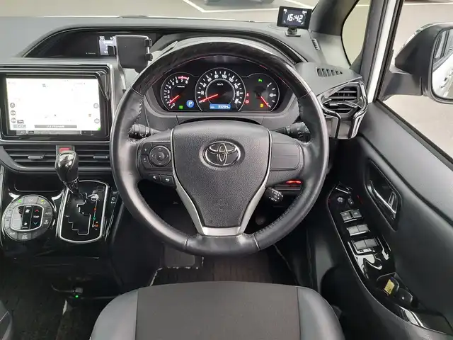 トヨタ ノア Si ダブルバイビーⅢ 東京都 2020(令2)年 3.4万km ホワイトパールクリスタルシャイン 社外９インチナビ（AM/FM/CD/DVD/フルセグ/Bluetooth/Applecarplay/）/HDMI/クルーズコントロール/両側パワースライドドア/トヨタセーフティセンス/レーンキープアシスト/オートハイビーム/ビルトインETC/前後ドライブレコーダー/社外後席モニター/デュアルオートエアコン/社外レーダー/後席サンシェード/オートハイビーム/ステアリングリモコン