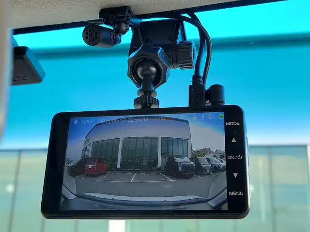 ダイハツ ムーヴ カスタム X ハイパー SA 東京都 2015(平27)年 6.3万km パールホワイトⅢ 社外ナビ/Bluetooth/純正アルミホイール/ETC/ドライブレコーダー/ラバーマット/LEDヘッドライト/フルセグテレビ/フロントフォグランプ/アイドリングストップ/衝突軽減ブレーキ/横滑り防止装置