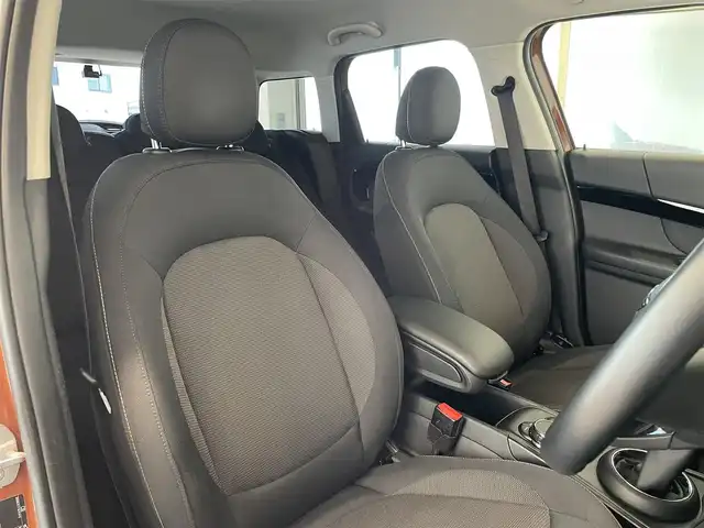 ＭＩＮＩ ミニ クロスオーバー クーパー D 愛知県 2019(平31)年 5.8万km チェスナットブラウン ペッパーＰＫＧ　/コンフォートアクセス　/アダプティブクルーズコントロール　/純正ナビ　/Ｂｌｕｅｔｏｏｔｈ　/バックカメラ　/パークディスタンスコントロール　/ドライブレコーダー　/ＥＴＣ　/パワーバックドア/プッシュスタート/アイドリングストップ