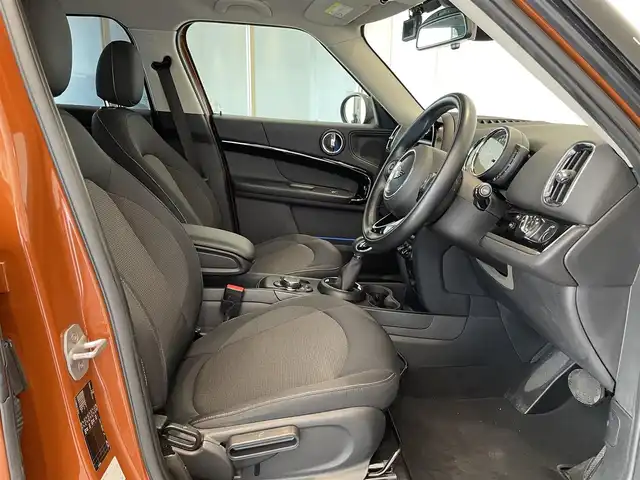 ＭＩＮＩ ミニ クロスオーバー クーパー D 愛知県 2019(平31)年 5.8万km チェスナットブラウン ペッパーＰＫＧ　/コンフォートアクセス　/アダプティブクルーズコントロール　/純正ナビ　/Ｂｌｕｅｔｏｏｔｈ　/バックカメラ　/パークディスタンスコントロール　/ドライブレコーダー　/ＥＴＣ　/パワーバックドア/プッシュスタート/アイドリングストップ