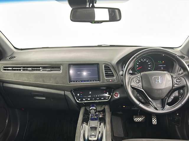 ホンダ ヴェゼル ハイブリッド RS ホンダセンシング 埼玉県 2017(平29)年 4.1万km プレミアムクリスタルレッドM 純正8インチナビ　VXM-175VFEi/バックカメラ/ETC/Honda SENSING/・衝突軽減ブレーキ/・アダプティブクルーズコントロール/・歩行者事故低減ステアリング/・路外逸脱抑制機能/・誤発進抑制機能/・先行車発進お知らせ機能/・標識認識機能/リアクティブフォースペダル/パドルシフト/運転席・助手席シートヒーター/スポーツモード/電子パーキングシステム/ブレーキホールド/アルミペダル/プッシュスタート/ステアリングリモコン/ウィンカーミラー/フロントフォグランプ/純正フロアマット/純正ドアバイザー/純正18インチアルミホイール